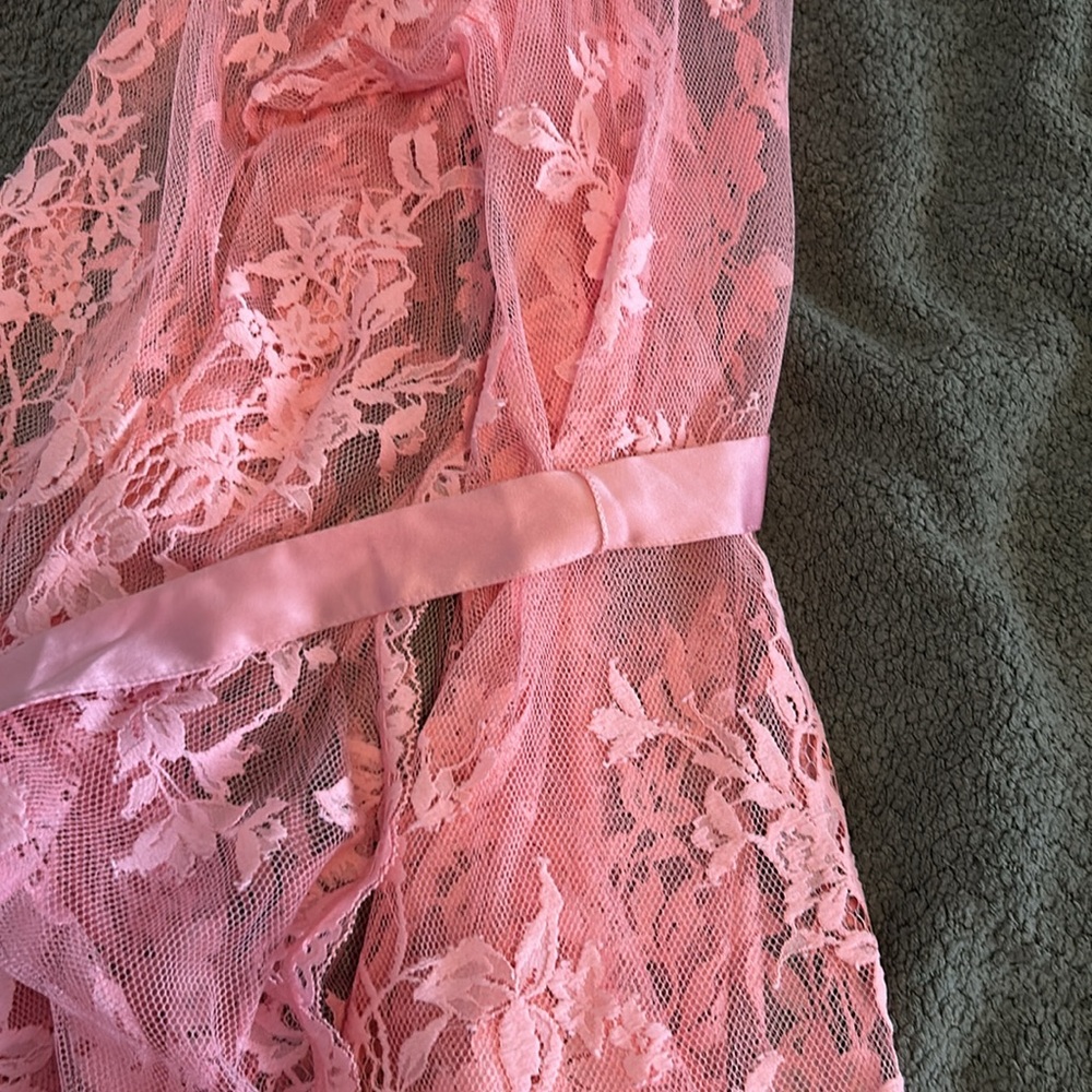Victorias Secret Pink robe. Lace detail is stunning. Gorgeous color. - Picture 4 of 4